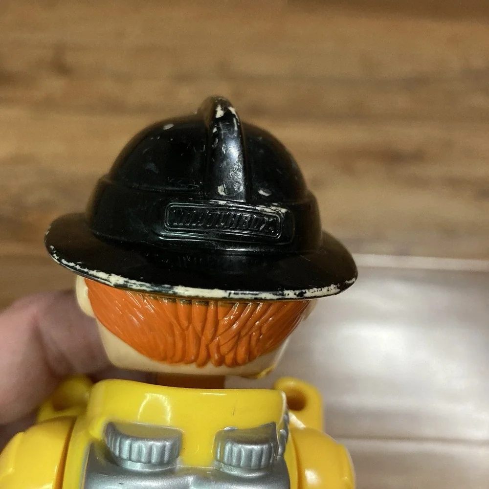 Vintage 1999‎ Mattel Matchbox Fire Fighter Action Talking Worker Push Head Down